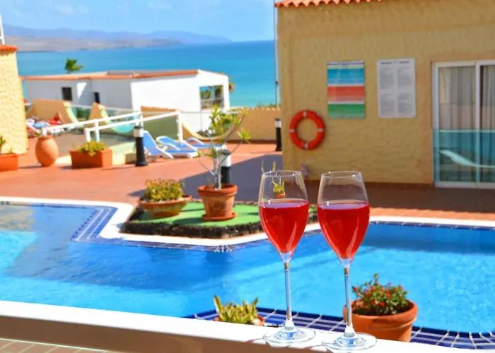 Wunderschoene In Mit Gemeinsamem Pool- Terrasse Und Ga By Interhome * 科斯塔卡玛